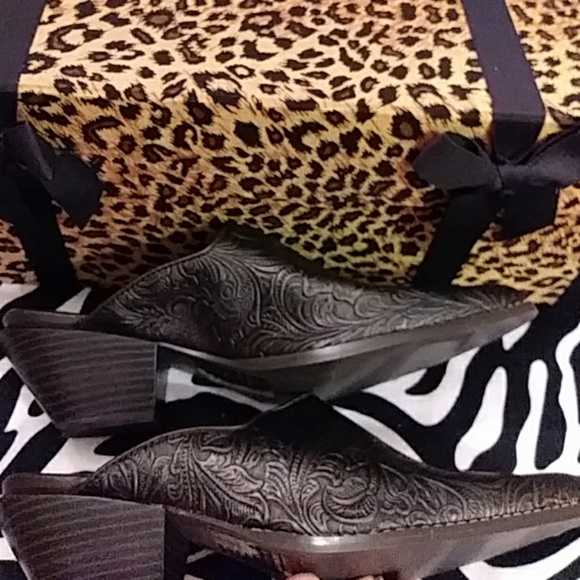 Brown Mules - Picture 4 of 6